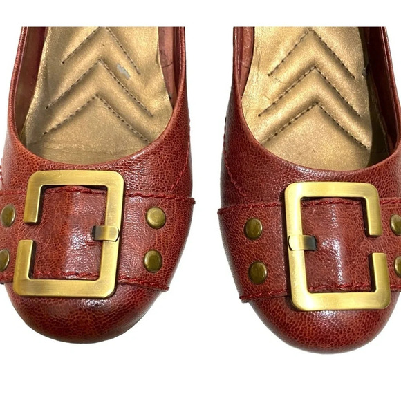 Andrew Geller NWOT Size 7 Reddish Brown with antiques Gold Buckle WEDGE Heel 2.5 - Picture 10 of 16